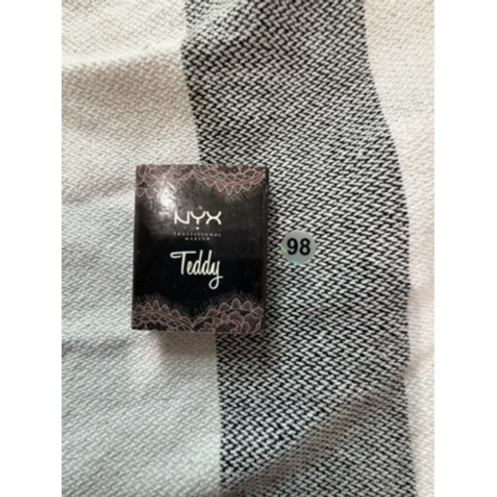 NYX Professional Makeup Teddy Eye Shadow Single Brown Nude New